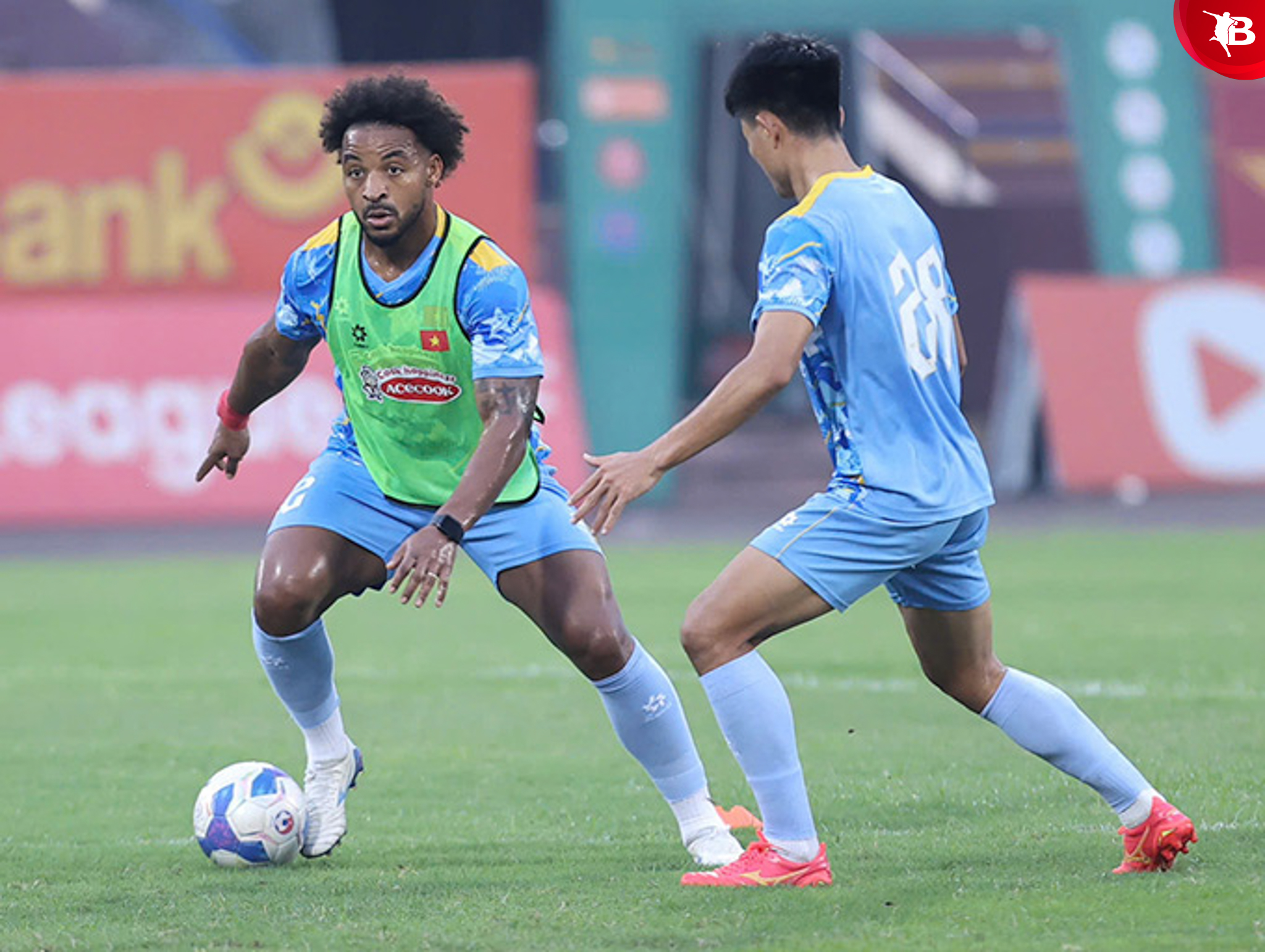 Xuân Son rất nóng lòng cho màn tái xuất ở ĐT Việt Nam sau hơn 10 tháng chấn thương - Ảnh: Đức Cường