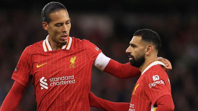 Liverpool trao hợp đồng khổng lồ để giữ chân Van Dijk và Salah nhưng giờ họ đang sa sút đáng báo động