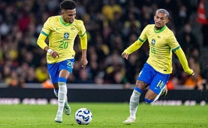 Kỹ năng rê bóng của Estevao được ca ngợi rất nhiều