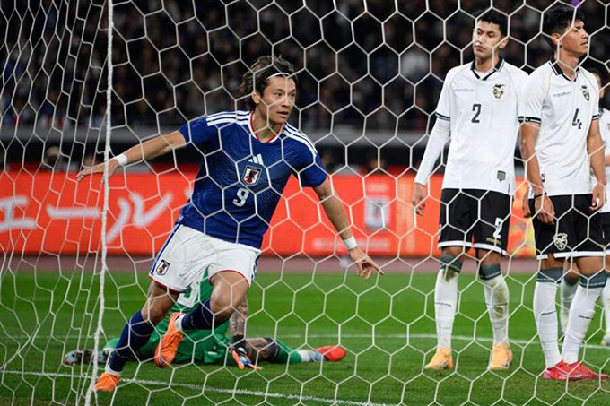 Nhật Bản đè bẹp Bolivia