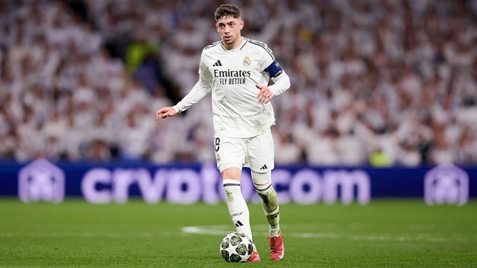Federico Valverde đang là lựa chọn số một của Real Madrid ở vị trí hậu vệ phải