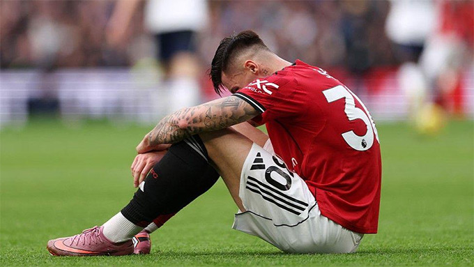 Sesko phải ngồi ngoài một tháng