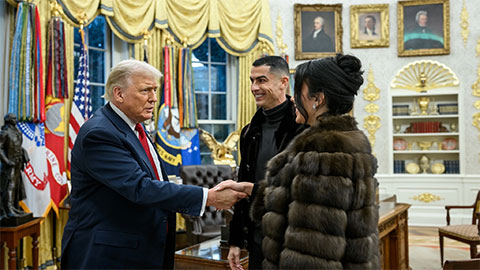  Chìa khóa mà Cristiano Ronaldo nhận được từ Tổng thống Donald Trump là gì?