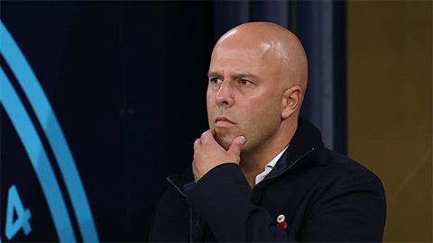  Slot được khuyên giữ lại dù Liverpool khủng hoảng