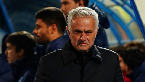  Jose Mourinho đòi thay 9 cầu thủ Benfica vì thái độ không thể chấp nhận