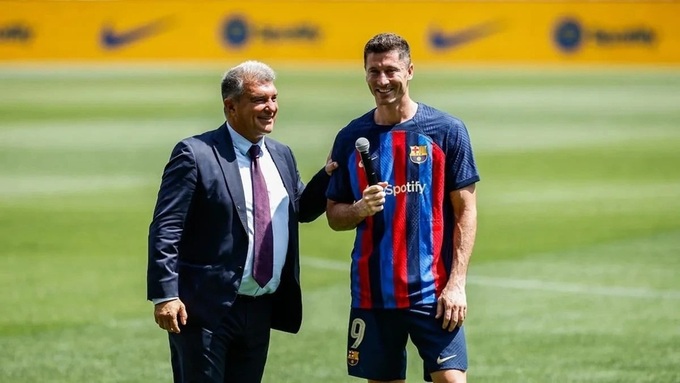 Lewy ngày ra mắt Barca