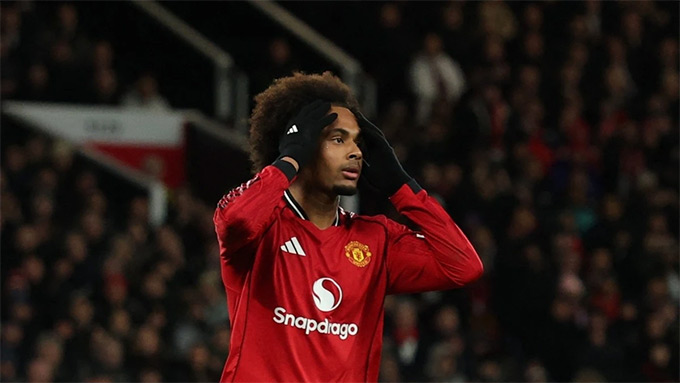 Zirkzee phung phí nhiều cơ hội ngon ăn