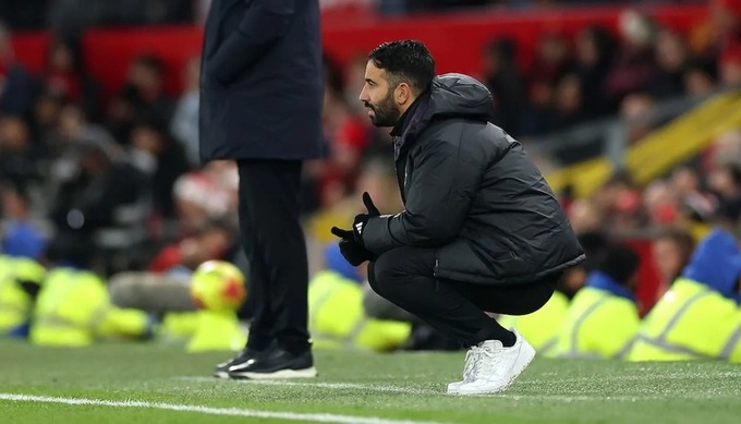 Còn ông Ruben Amorim lại quá thiếu sự linh hoạt