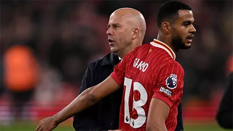  Slot bị yêu cầu 'làm ngay một điều' để giữ ghế sau trận thua ê chề trước PSV