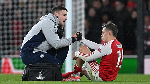  Arsenal trả giá đắt cho chiến thắng trước Bayern