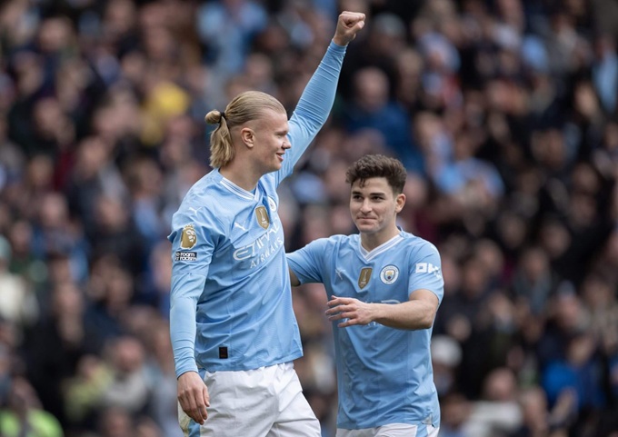 Julian Alvarez phải rời Man City vì không có đất diễn 