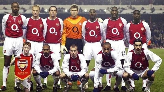 Đội hình Arsenal vô địch Premier League 2003/04 mà không thua trận nào trong cả mùa giải