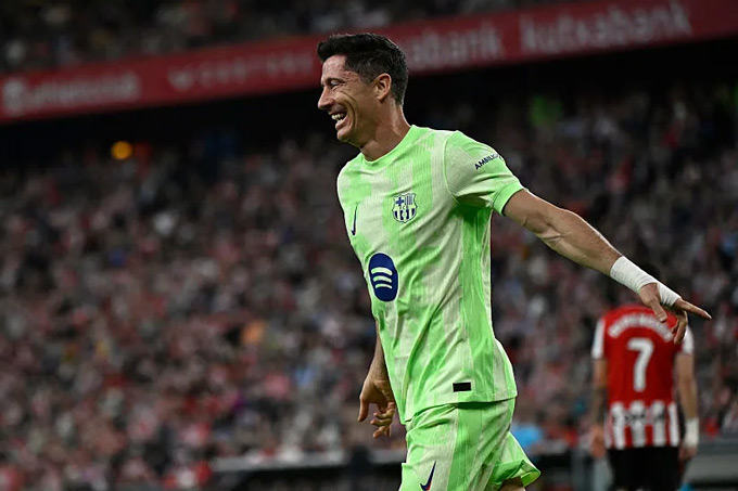 Lewandowski là cơn ác mộng của Alaves