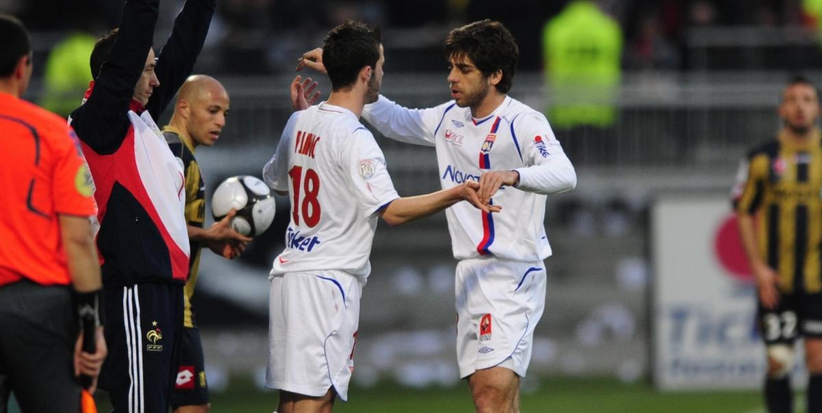 Pjanic học kỹ năng đá phạt từ Juninho