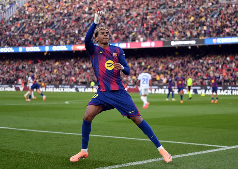 Trên sân Spotify Camp Nou, Yamal có bàn thắng đầu tiên trên sân bóng huyền thoại