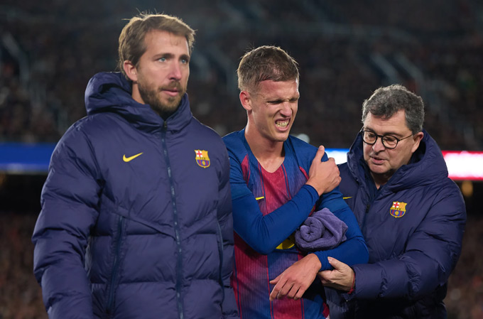 Tuy nhiên, Olmo lại mới dính chấn thương vai