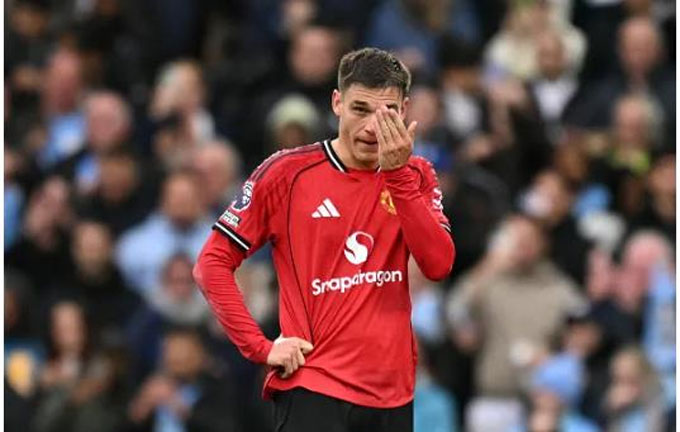 Ugarte khả năng cao sẽ bị MU bán