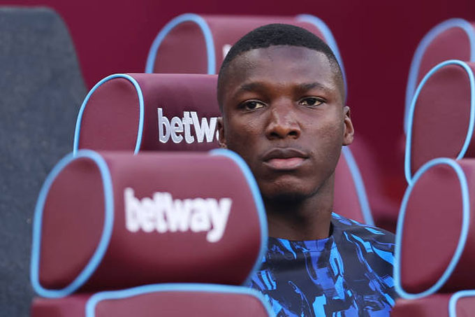 Caicedo có thời gian để nghỉ ngơi do án treo giò nhưng Chelsea thì lại gặp khó