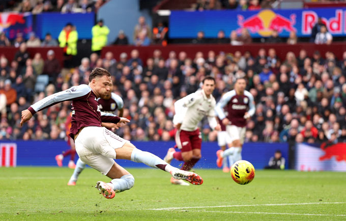 Cash mở tỷ số ở phút 36