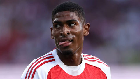  Arsenal nhận cú sốc lớn khi Cristhian Mosquera phải nghỉ 6 tuần