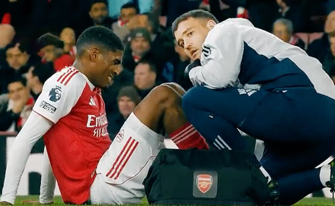 Mosquera phải nghỉ thi đấu 6 tuần vì chấn thương