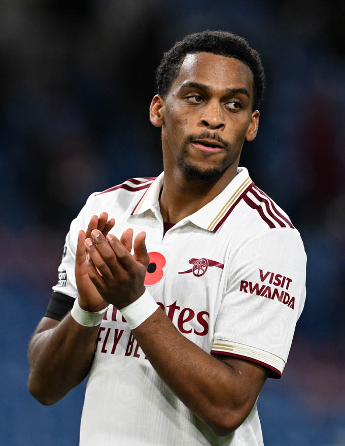 Timber mong muốn Arsenal phải mạnh mẽ hơn