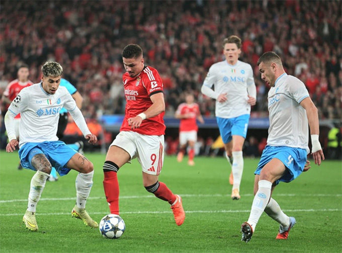 Ivanovic bất ngờ được đá chính trên hàng công và anh đã có trận đấu hay