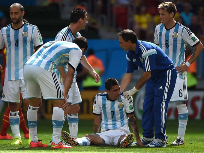 Di Maria dính chấn thương ở trận gặp Bỉ và bỏ lỡ phần còn lại của World Cup 2014