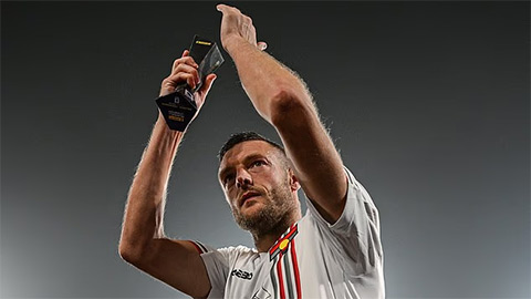  Jamie Vardy làm nên lịch sử tại Serie A