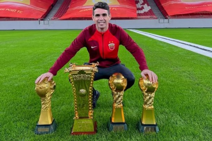 Oscar khoe chiến tích khi chơi bóng ở Trung Quốc