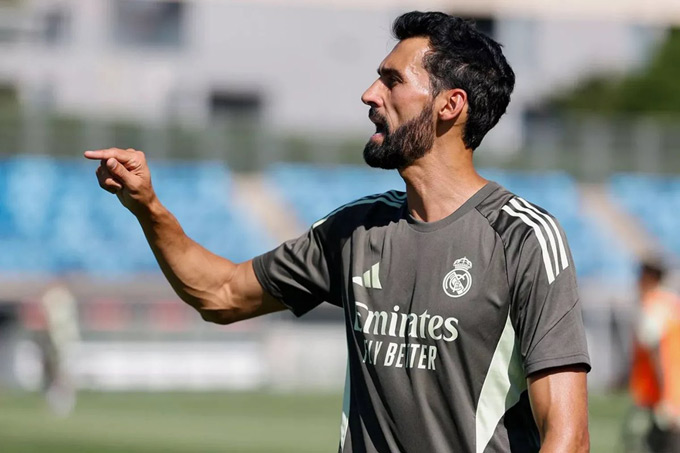 Arbeloa đang là HLV trưởng của Real Madrid B