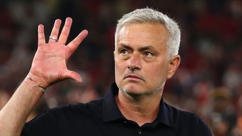  Cựu sao Chelsea mỉa mai phong cách huấn luyện của Mourinho