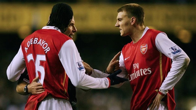 Adebayor và Bendtner ghét nhau ra mặt tại Arsenal