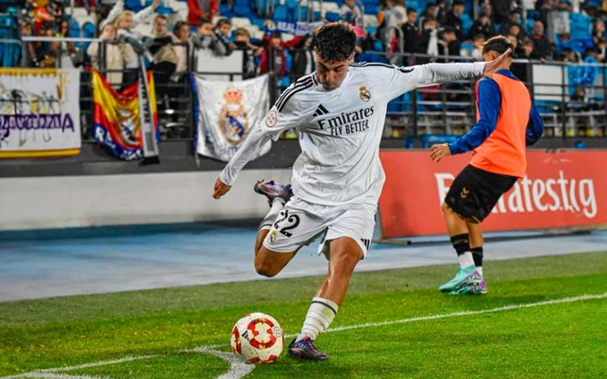 David Jimenez rất mạnh trong hỗ trợ tấn công, đặc biệt là các tình huống cố định.