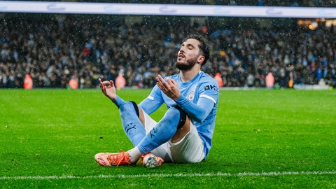  Rayan Cherki sẽ là người hùng mùa giải của Man City!