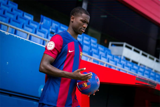 Mamadou Mbacke vẫn chưa đá trận nào cho đội một Barca