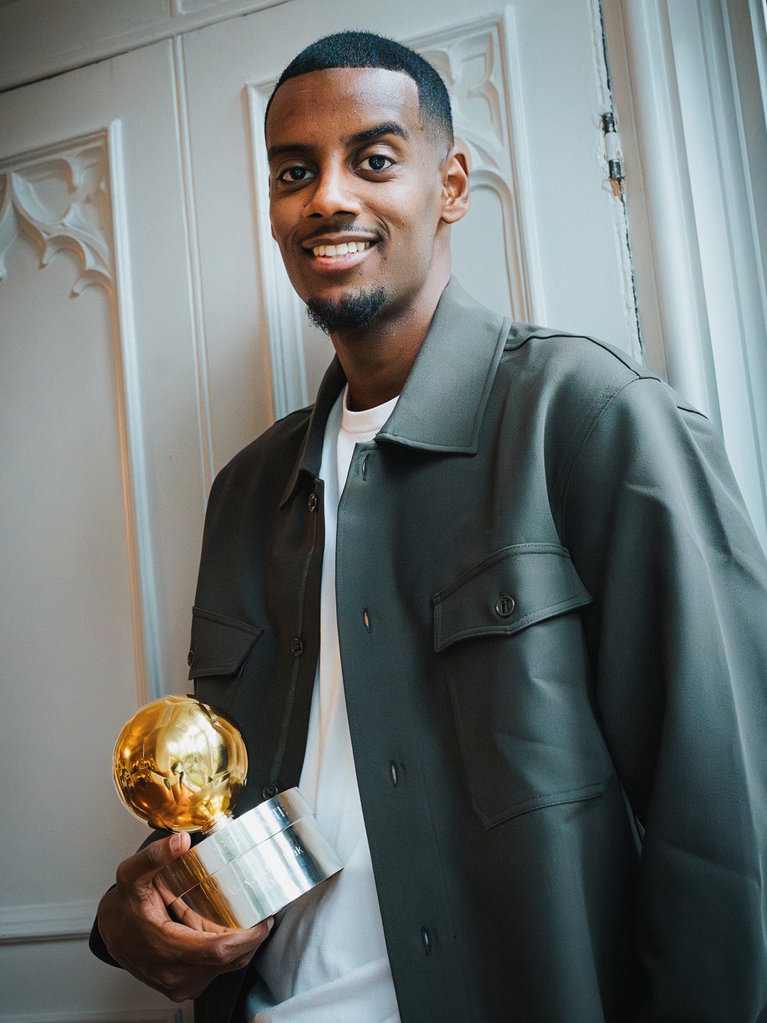 CĐV Liverpool hi vọng Isak sẽ thăng hoa sau khi giành Quả bóng vàng Thụy Điển