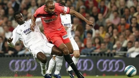  Sevilla là 'món quà Giáng sinh' sớm cho Real Madrid