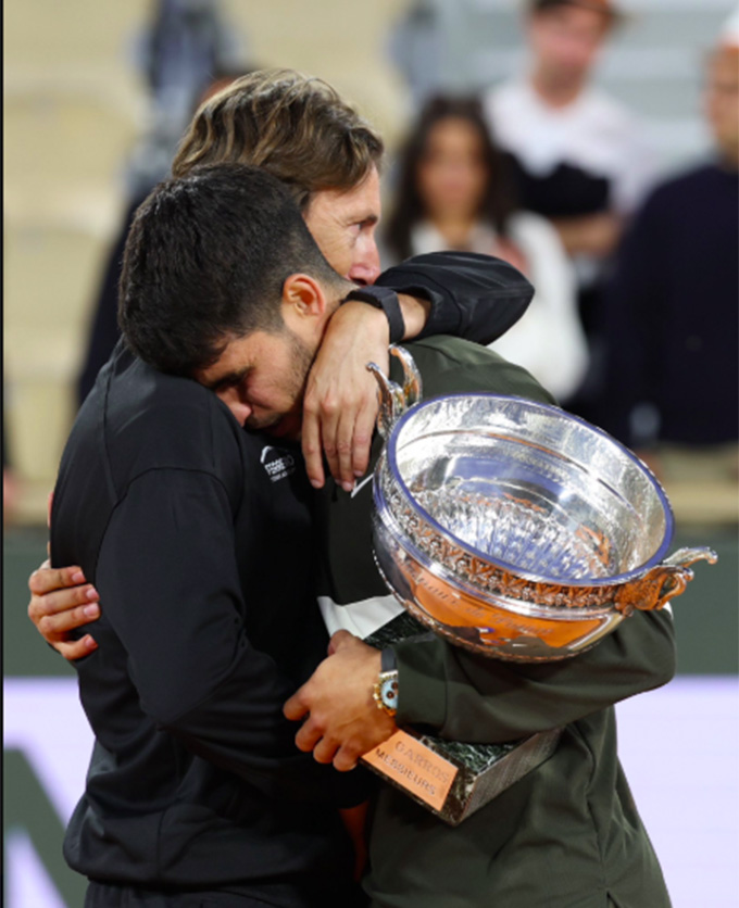 Một trong hai bức ảnh được tay vợt người Tây Ban Nha đăng kèm bài chia tay HLV Ferrero