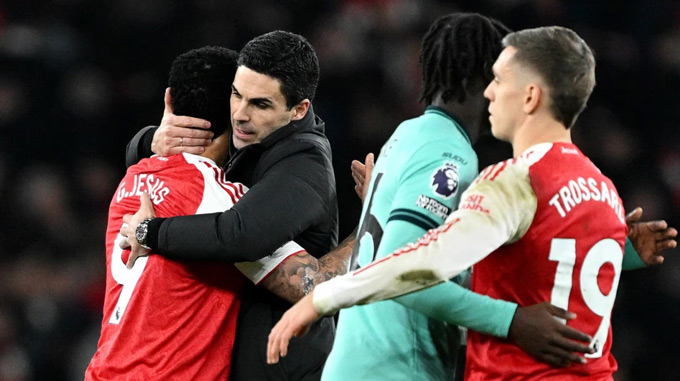 Cú chệch choạc nhỏ của Arsenal có đáng lo?