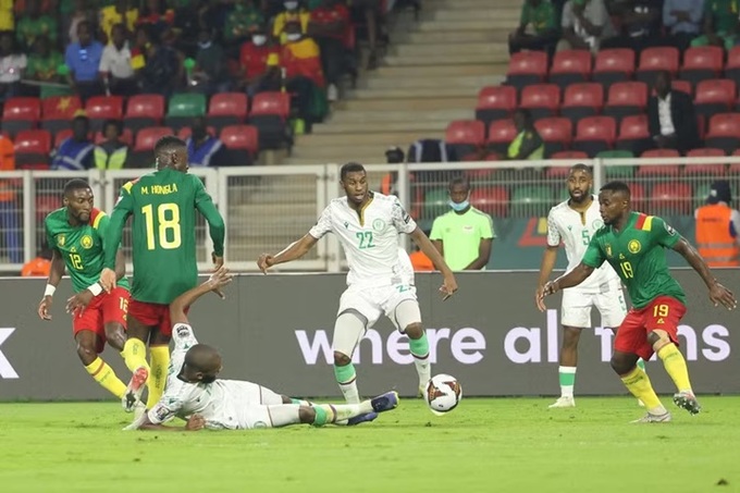 Cameroon từng được hưởng lợi nhờ Nigeria và Algeria "thông đồng" để loại ĐT Ghana