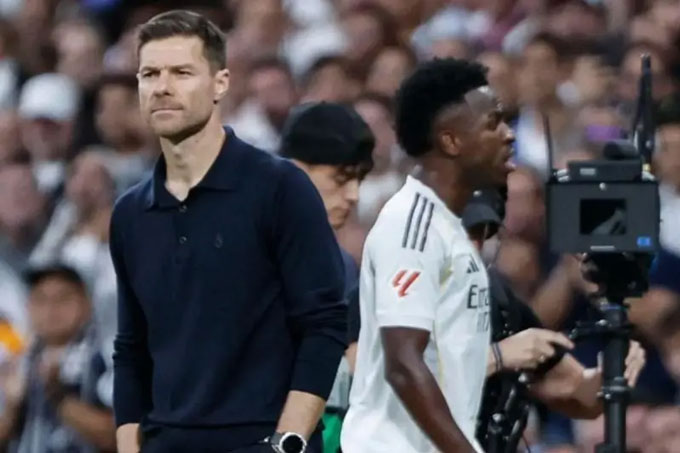 Vini Jr bất mãn với Alonso