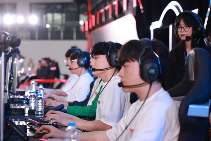 Người hâm mộ được trực tiếp xem các ngôi sao của T1 thi đấu tại Việt Nam