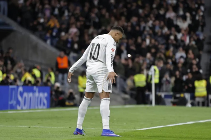 Mbappe ăn mừng theo phong cách Ronaldo để tri ân thần tượng