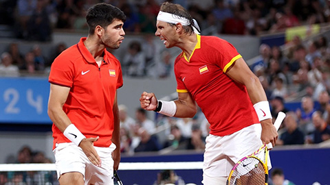  Carlos Alcaraz chia tay HLV Ferrero sau 7 năm, mời huyền thoại Nadal làm 'sư phụ'?