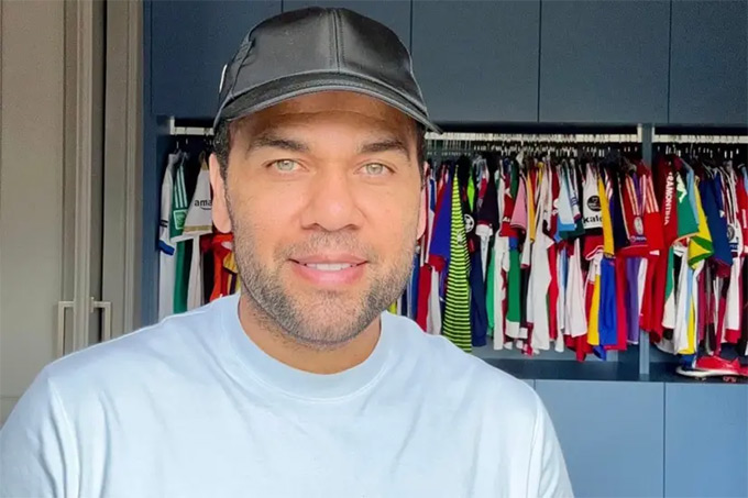 Dani Alves sắp sở hữu đội bóng hạng 3 Bồ Đào Nha và trở lại thi đấu