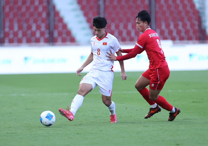 Quốc Cường cần thêm thời gian để thích nghi với vị trí, cách chơi mới. Ảnh - Đức Cường