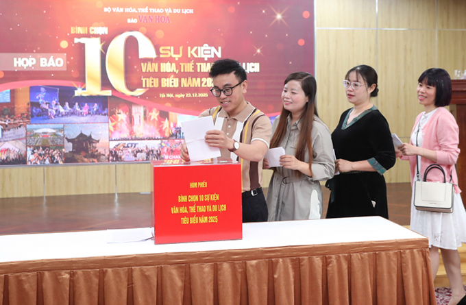 Các nhà báo bỏ phiếu bình chọn trực tiếp tại Hà Nội