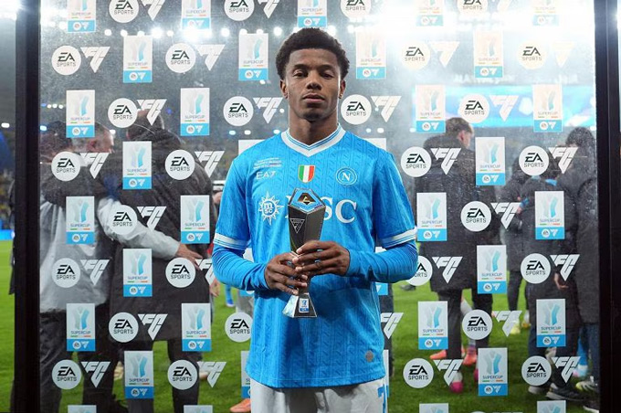 Neres là ngôi sao của trận đấu