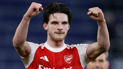  Trên đỉnh Giáng sinh có phải điều đáng mừng với Arsenal?
